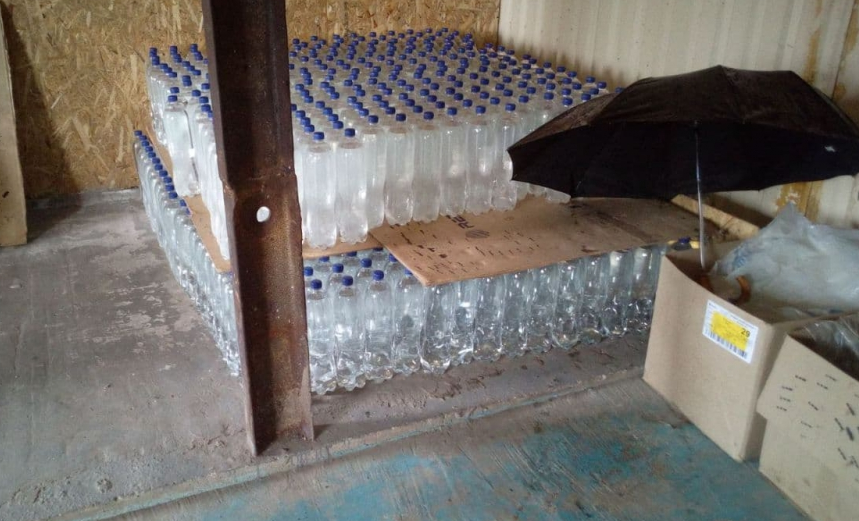 В Запорожье в антисанитарных условиях фасовали питьевую воду (ФОТО)