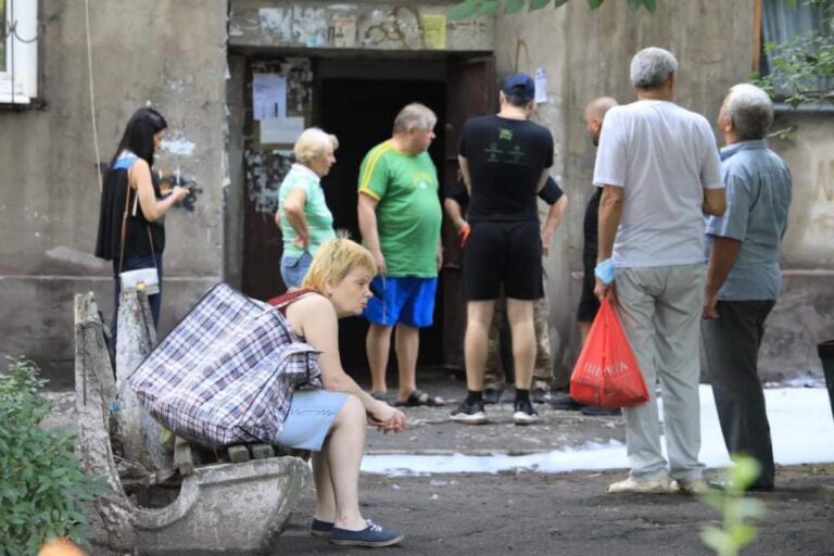 Стало известно, когда и за чей счет восстановят сгоревший дом в центре Запорожья (ФОТО)