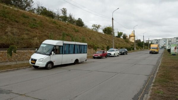 В Запорожской области у маршрутки на ходу отпало колесо (ФОТО)
