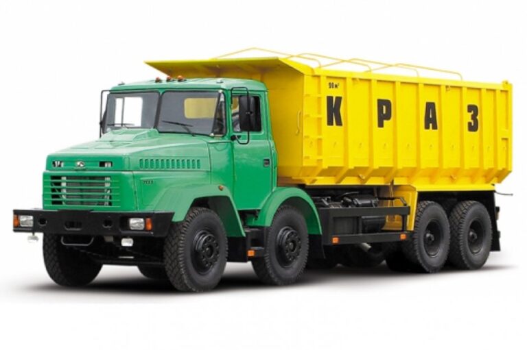 В Запорожье «КрАЗ» протаранил остановку с людьми (ВИДЕО)