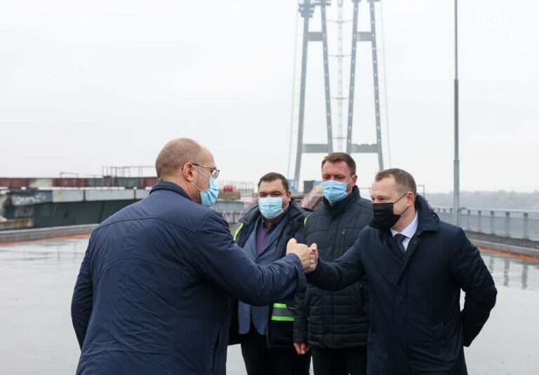 На строительство запорожских мостов за 2 года выделили 5,7 млрд гривен
