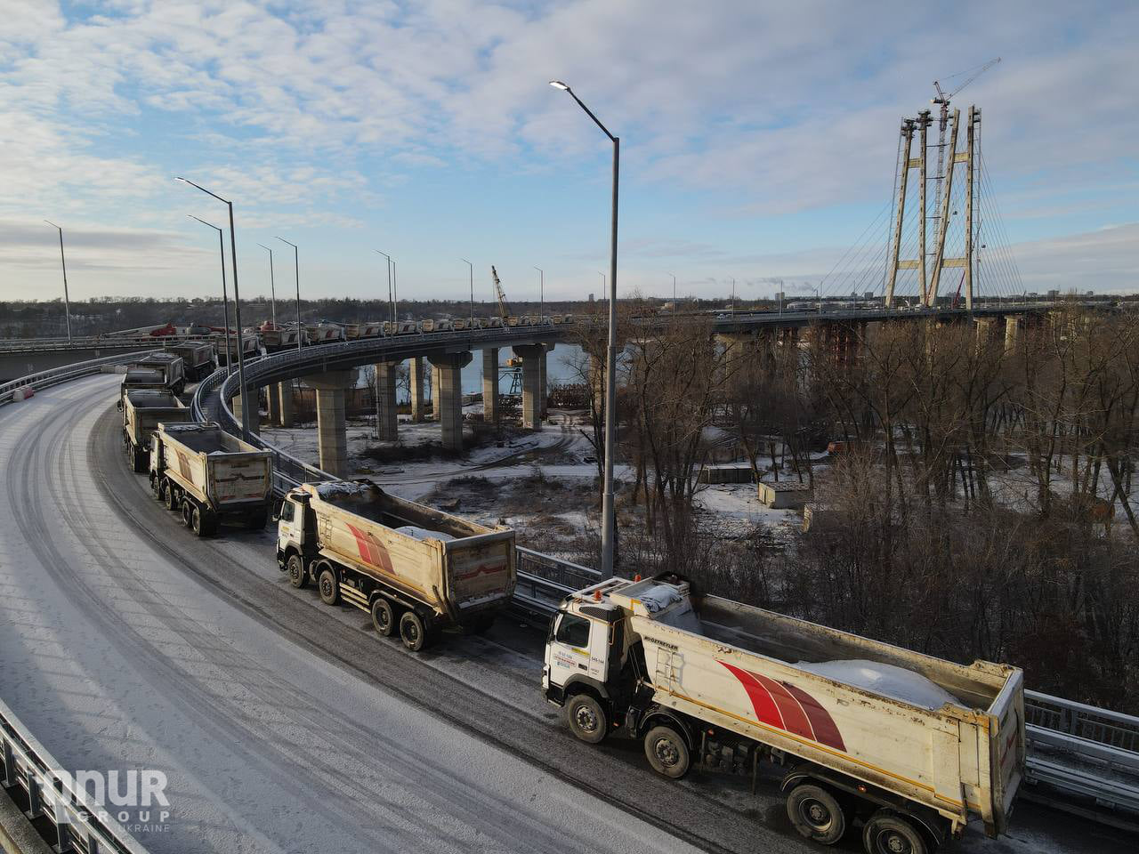 Скоро открытие: в Запорожье проводят испытания на вантовом мосту через Днепр (ФОТО)