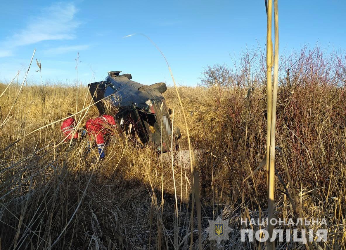 Вылетел с дороги: в полиции рассказали подробности смертельной аварии в Запорожской области (ФОТО)
