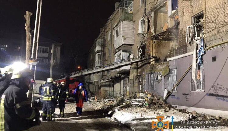 Взрыв в многоэтажке в центре Запорожья: что известно на данный момент (ВИДЕО, ФОТО)