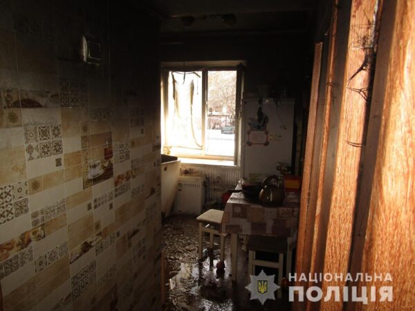 Достали из огня: в Приморске братья-полицейские спасли 9-месячного малыша (ФОТО)