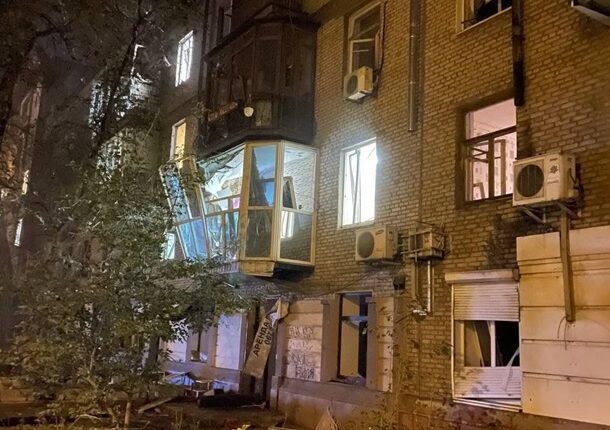 Ворог ударив ракетами по житлових будинках у Запоріжжі