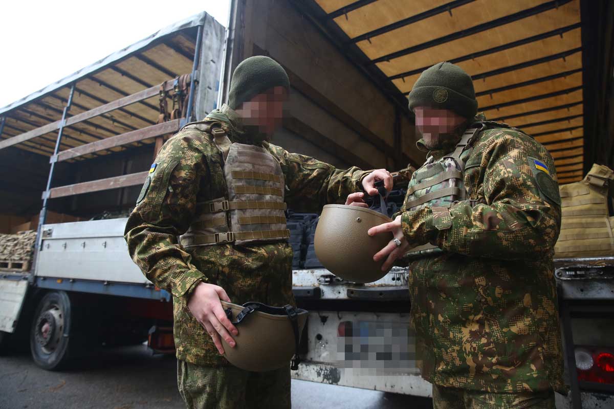 «Запоріжсталь» Групи Метінвест передав захисну амуніцію бійцям Національної гвардії України