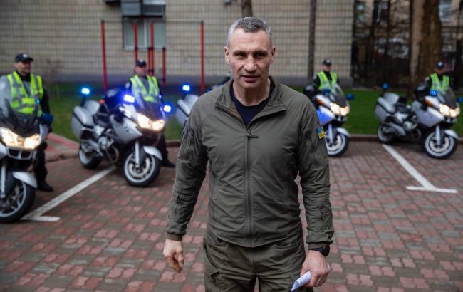 Кличко передав Патрульній поліції Києва мотоцикли як допомогу від Німеччини