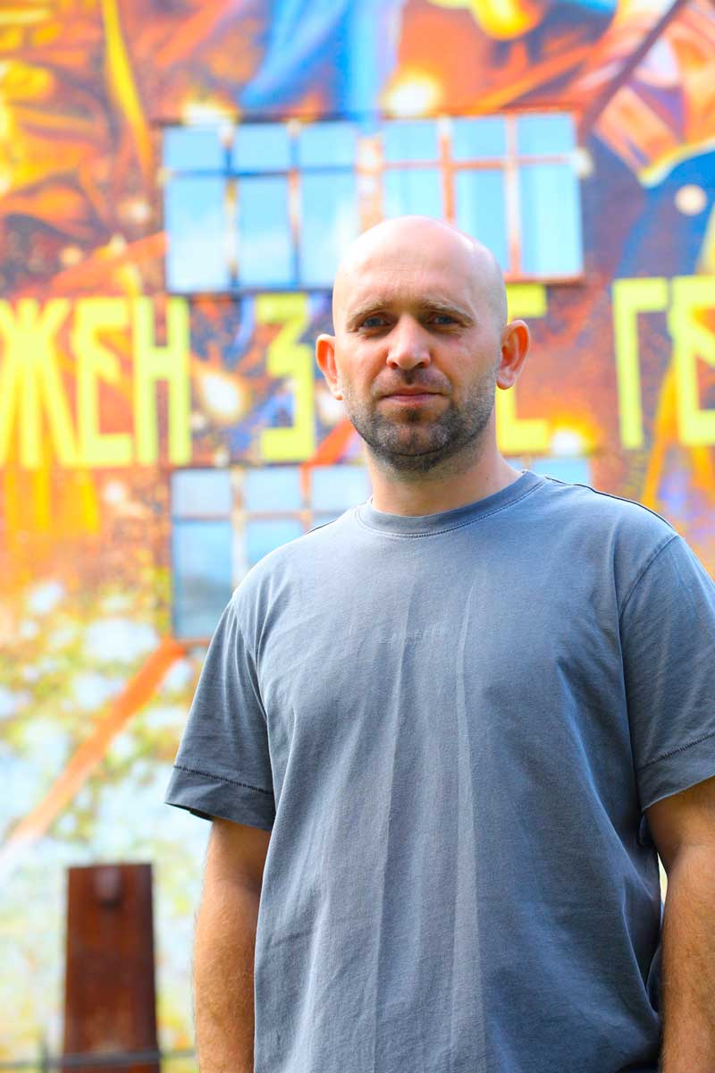 На «Запоріжсталі» з’явився новий стінопис художника Сашка Корбана, присвячений металургам комбінату