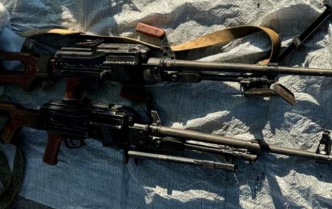 СБУ затримали ділків, які продавали трофейні кулемети і вибухівку в трьох областях
