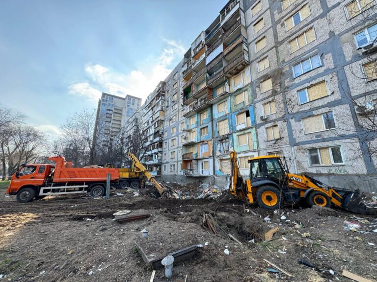 На Запоріжсталі продовжує працювати програма підтримки працівників, житло яких постраждало від прильотів