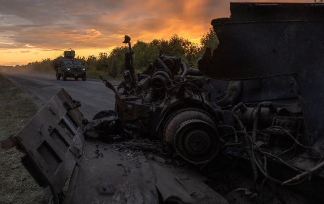 Десантники показали «дорогу смерті» у Курській області, усіяну знищеною технікою РФ