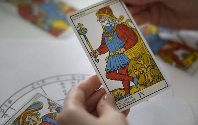 Таро-гороскоп на тиждень. Кому світить бурхливий роман, а хто опиниться перед непростим вибором