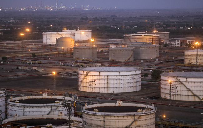 Санкції б’ють по «Роснефти»: найбільший банк Індії відмовився від роботи з її активами