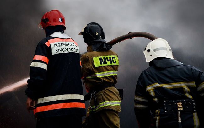 В Луганську дрони влучили у важливу російську нафтобазу: спалахнула пожежа (відео)