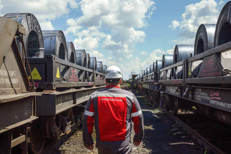 Металурги попереджають: підвищення вантажних тарифів Укрзалізниці може зупинити виробництво