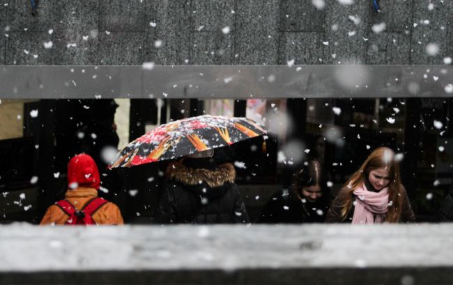 Дощі «замерзли»: де в Україні помітили сьогодні сніг (фото, відео)