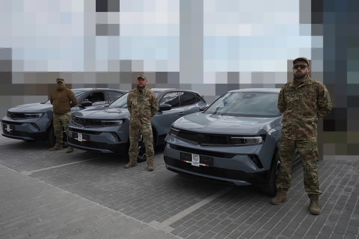 «Сталевий Фронт» Ріната Ахметова посилив 1-й батальйон «Азову» новою партією допомоги