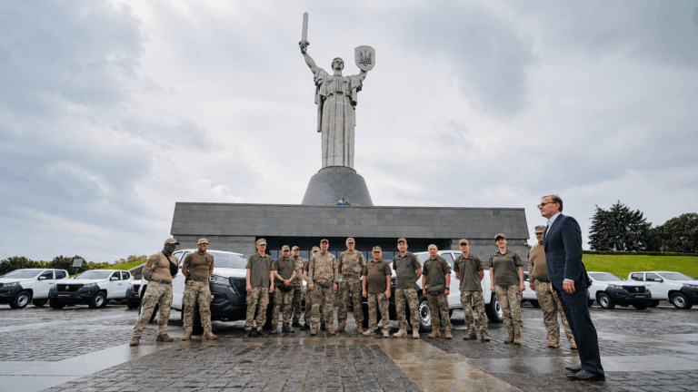 «Сталевий фронт» Ахметова посилив бойові бригади на Запорізькому напрямку новою технікою