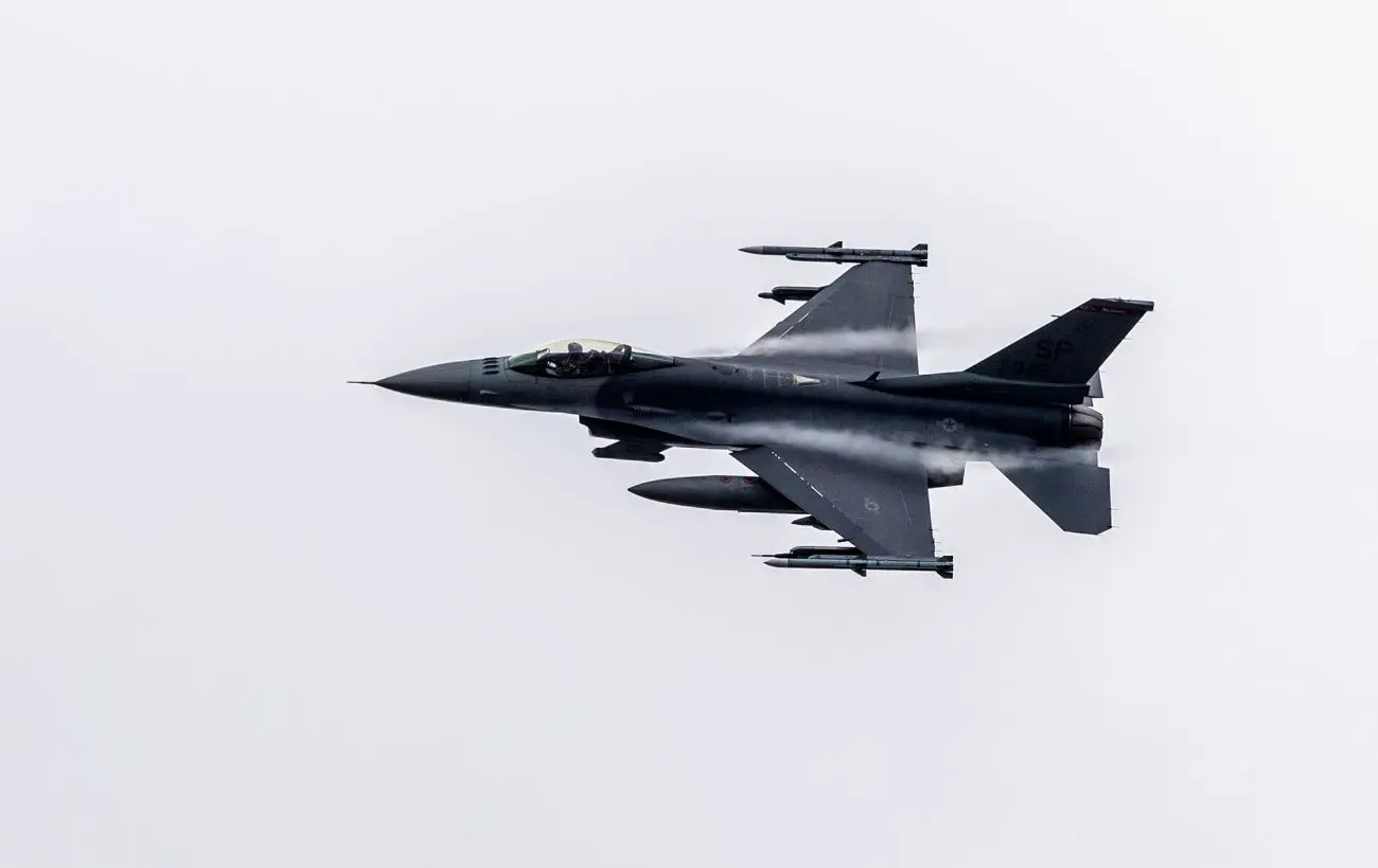 Україна закупить десятки тисяч снарядів для F-16, щоб збивати реактивні дрони, - Bloomberg