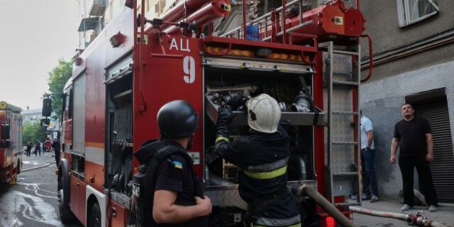 У Харкові пошкоджено багатоповерхівку, дрон влучив у шостий поверх