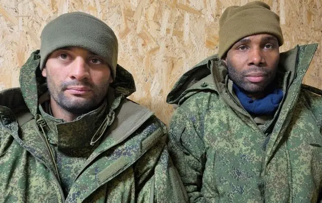 Воїни ЗСУ взяли в полон п'ятьох "м'ясних штурмовиків" з Колумбії (відео) 1 Воїни ЗСУ взяли в полон п'ятьох "м'ясних штурмовиків" з Колумбії (відео)
