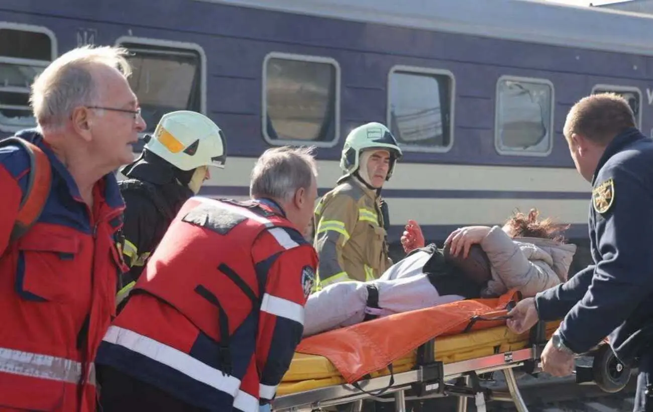 Трагедія на пероні в Дніпрі та вбиті діти в Чернігові: що відомо про наслідки атак РФ