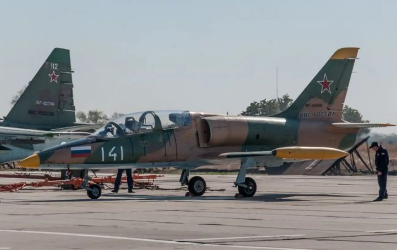 Який вигляд має аеродром "Маринівка", де Україна знищила Су-34: супутникові знімки