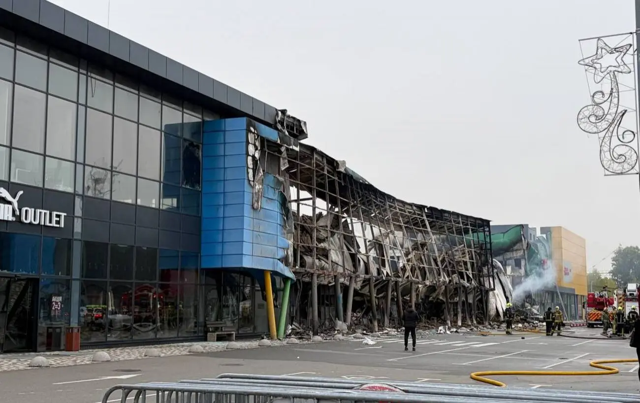 Який вигляд мають Retail Park, "Епіцентр" та "Ашан" на Почайній в Києві після атаки: фото, відео 1 Який вигляд мають Retail Park, "Епіцентр" та "Ашан" на Почайній в Києві після атаки: фото, відео