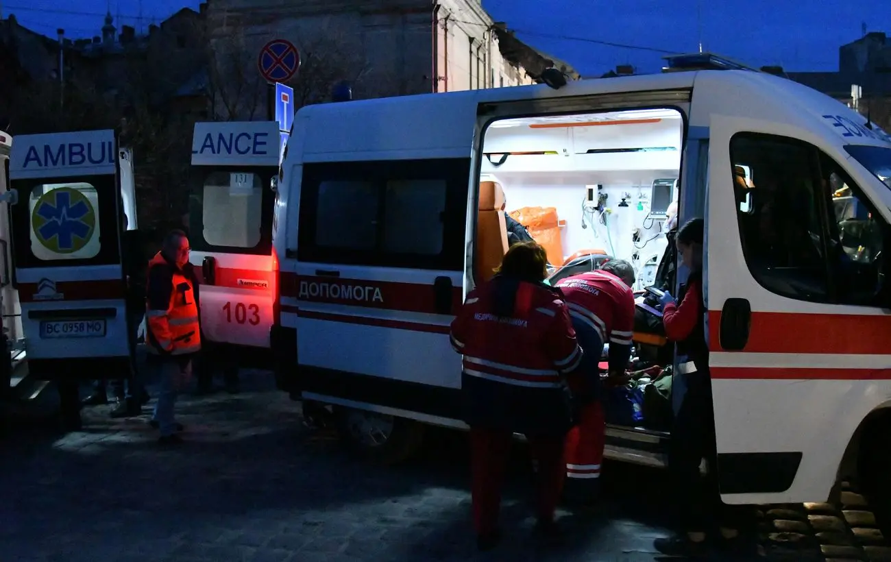 У Києві загинула людина внаслідок ракетного удару, ще двоє отримали поранення 1 У Києві загинула людина внаслідок ракетного удару, ще двоє отримали поранення